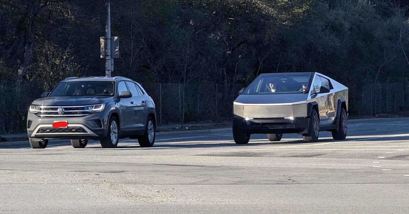 Cybertruck Spotted Live In Stanford On Public Roads Video Tesla