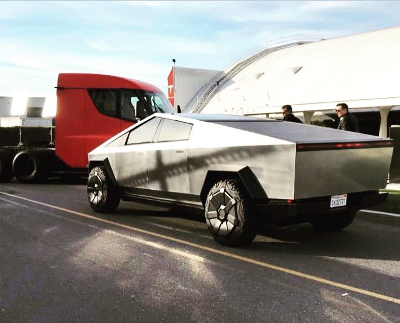 Cybertruck shoot brings out Tesla Semi | Tesla Cybertruck Forum - News ...