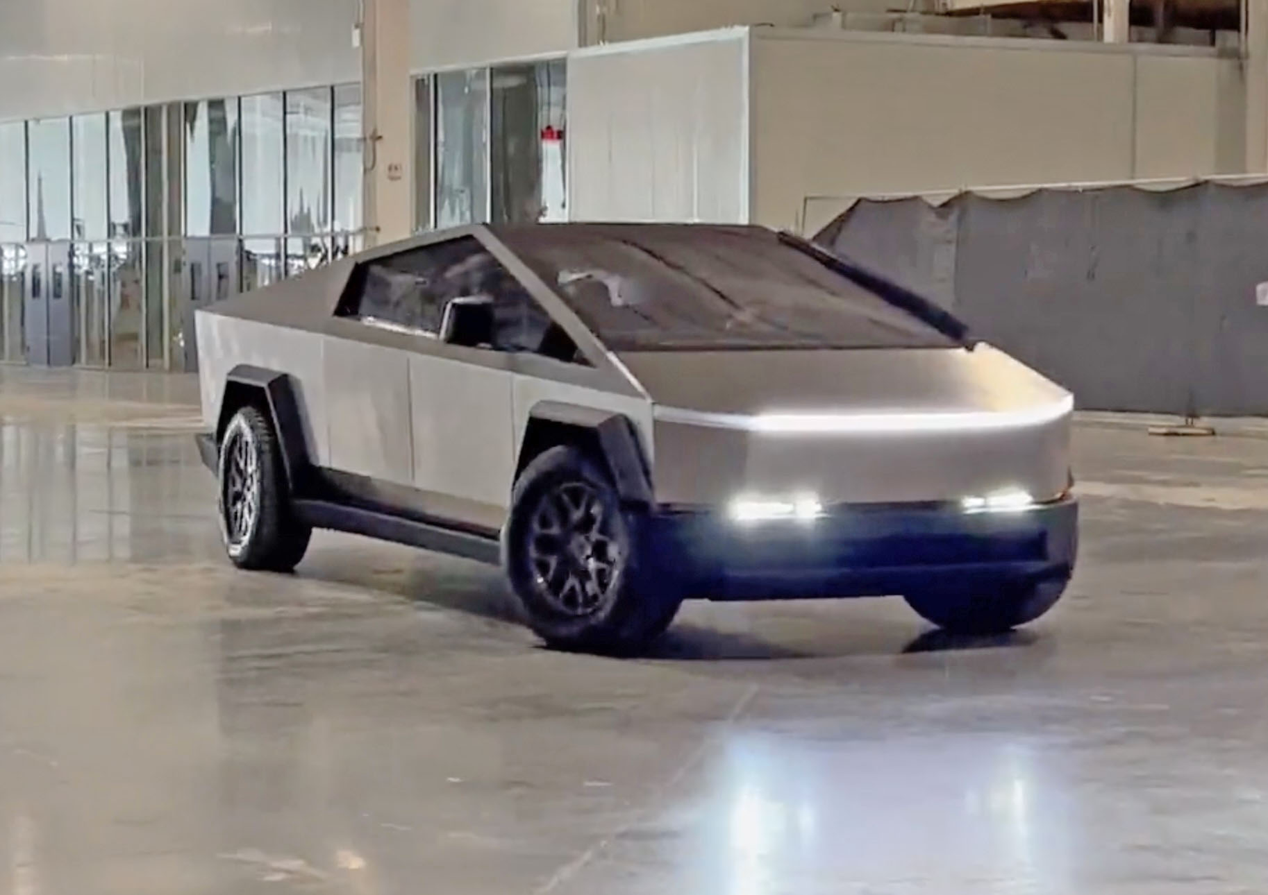 Tesla Cybertruck could steal the Hummer EV's awesome 'Crab Mode'