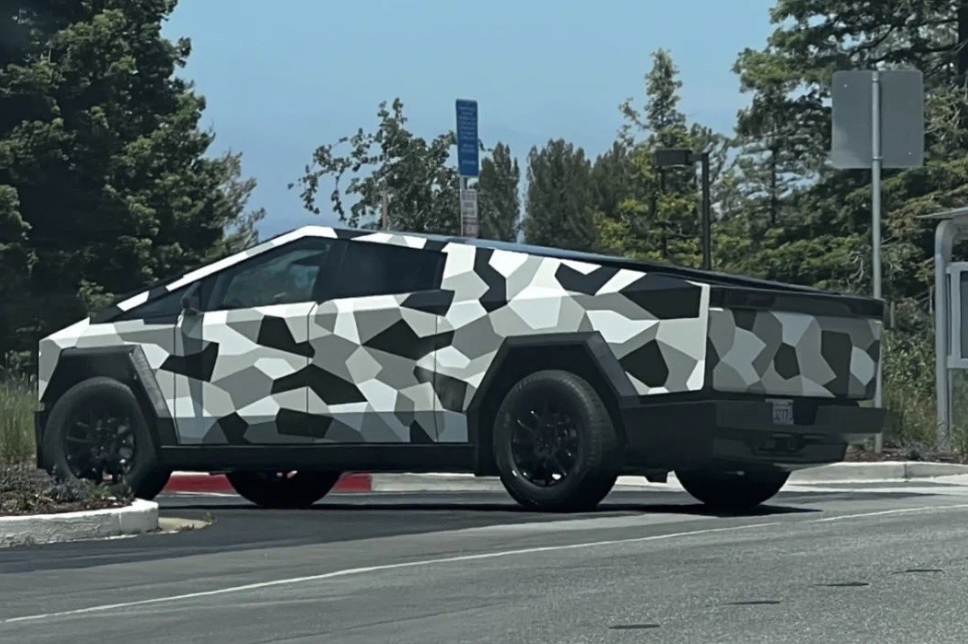 Cybertruck Wrapped In Urban Camo Spotted! (More Photos & Video Added ...