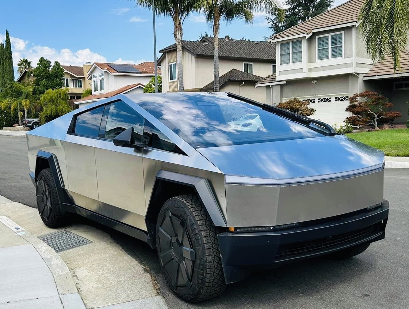 Cybertruck parked on street in residential neighborhood [9/9 pics ...