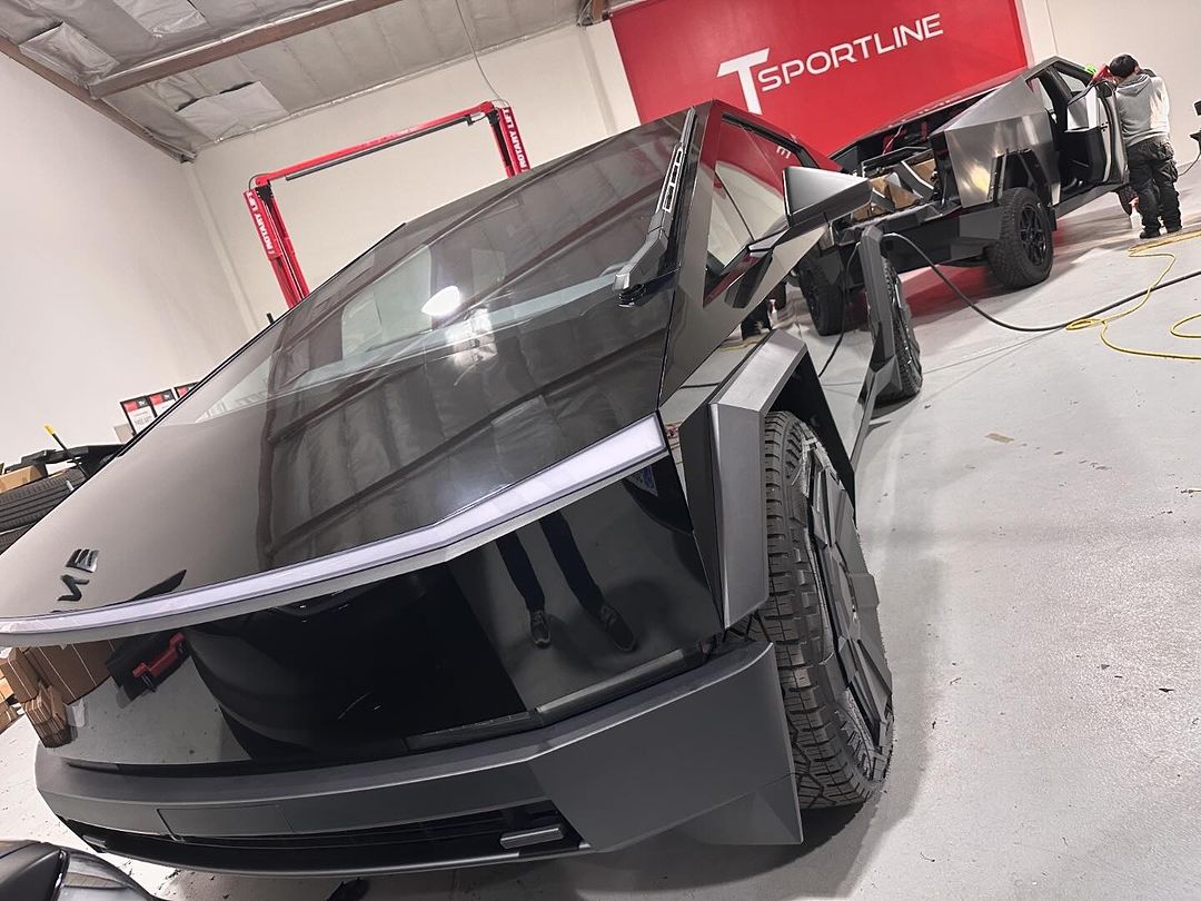 Gloss Black Wrap on Cybertruck 😍 | Tesla Cybertruck Forum - Cybertruck ...