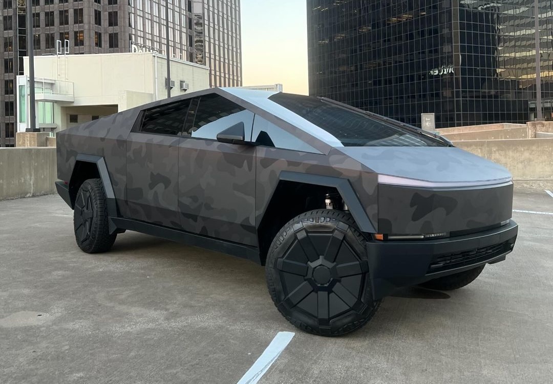 Dark Grey / Black Camo wrapped Cybertruck looks awesome