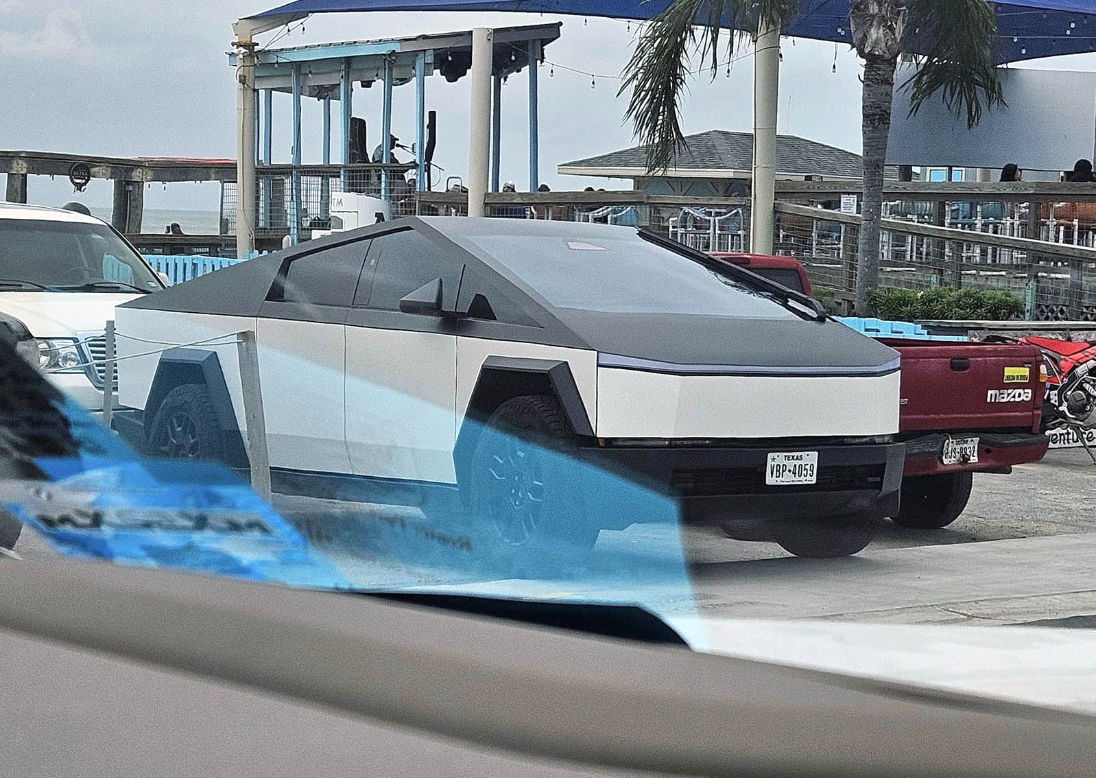 Two Tone Wrap (Black & White) Cybertruck! | Tesla Cybertruck Forum ...