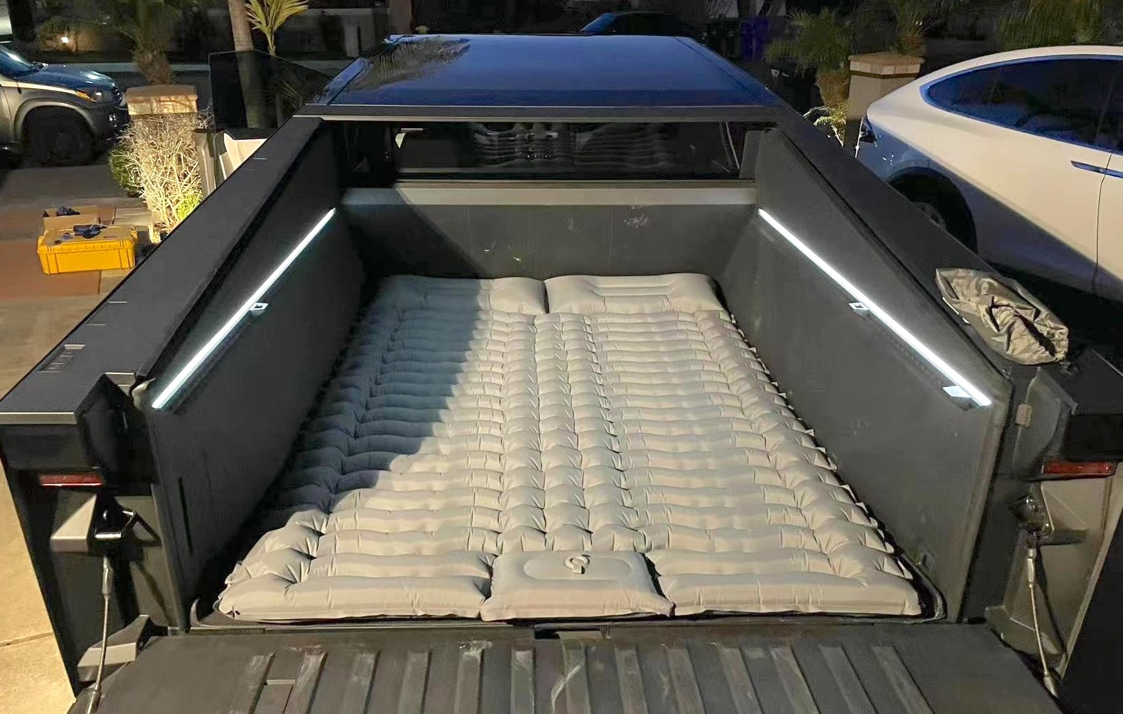 Cybertruck Bed Air Mattress - Bestevmod Product 