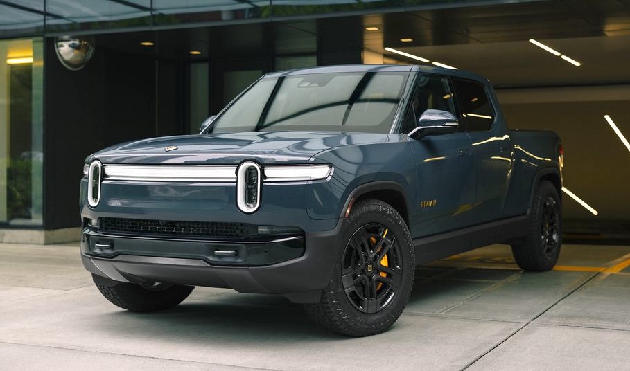 Rivian R1T Refresh (Gen 2) Dethrones CyberBeast? 0-60 In 2.5s | Tesla ...